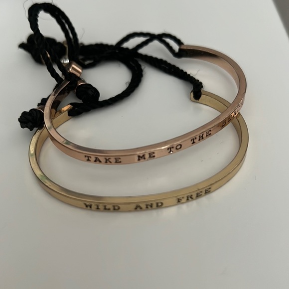 BCBG Generation Gold Black Bracelets - Picture 1 of 4